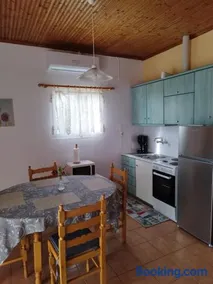 Giannis House 2 minutes walk to the beach Peroulia - Image 4
