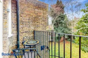 Spacious 2-Bed Near Camden & Tube - Image 5