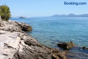 Apartamento vacacional con terraza, barbacoa y jardín | Vistas al mar - Image 4