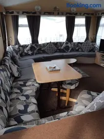 MV203 3 bedroom Deluxe caravan - Image 1