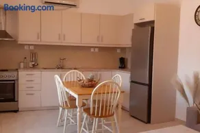 Sonia`s luxury apartment with jacuzzi - Image 5