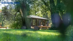 2-bedroom Lake Front Cottage in Harwood ON #2 - Image 1