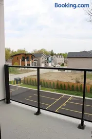 Beachview getaway at the New Carlyle 202 on the Main strip in Grand Bend - Image 3