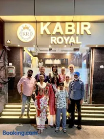 Hotel KABIR ROYAL-5 MIN WALK TO GOLDEN TEMPLE - Image 2