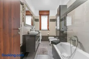 IEO-HUMANITAS Free Parking Apartment - Image 3