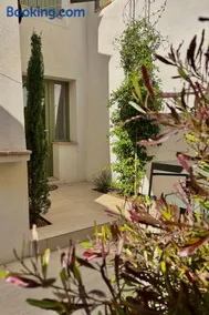 Belle maison de village du sud - Image 1