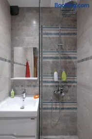 Two Bedroom Apartment Near to Doctors Garden - Image 5
