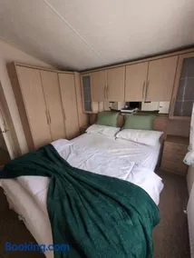 Sea Shore Chalet - Rockley Park - Image 3