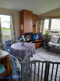 Static caravan - sleeps 8 - Image 1
