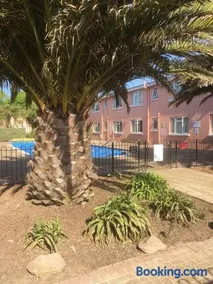 Esplanade Court Apartment with communal seasonal heated pool - Image 2