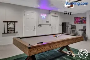 Spacious villa wpool courts game room - Image 2