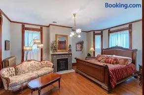 Sisters Inn-Family Suite - Image 1
