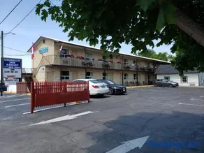 Georgian Inn Motel - Image 2
