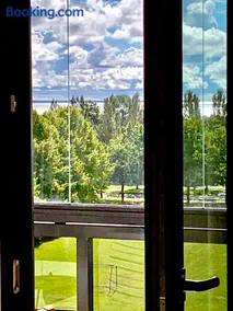 Sea and city view apartment with sauna and balcony - Image 3