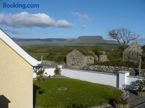 Beezies Self Catering Cottages - Image 2