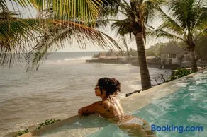 Puro Surf Hotel & Performance Academy - Image 5