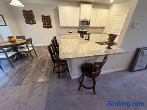 Urban Oasis Cozy 4bedrom Home - Image 3