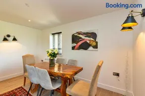Finest Retreats - The Holt - Image 4