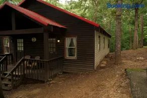 Carolina Landing Camping Resort Deluxe Cabin 6 - Image 1