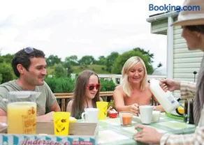 Grondre Holiday Park - Image 2