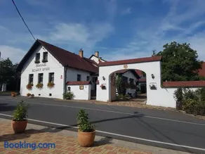 Hostinec Selský dvůr - Image 1