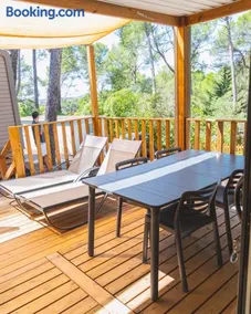 Merveilleux mobil home adapté aux familles avec jacuzzi, terrasse et piscine | Avec animaux bienvenus - Image 3