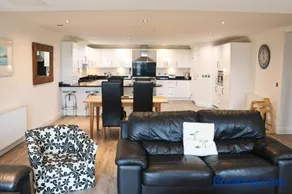 BY THE BEACH, spacious apartment - Image 3