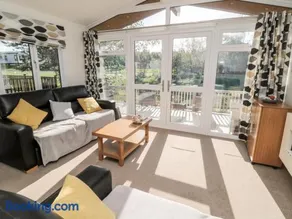 Pine Tree Lodge Eshott - Image 3
