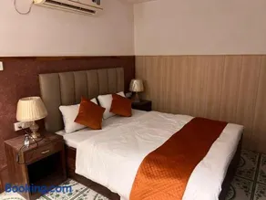 Hotel Shree Urmila - Image 1