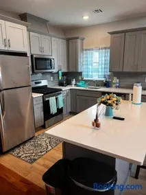 SPRINGVIEW HOMES 12MINS FROM EWR & 3 MINS FROM UNIVERSITY HOSPITAL - Image 2