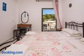 Plessas Studios - Image 3