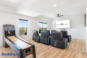 Amazing Views of Table Rock, Pvt Hot Tub, Theatre Room, Free Daily Tickets to Branson Attractions! - Image 3