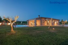Spacious New design Villa Vitis Vitae, private pool ,1400m2 garden , Central Istria - Image 3