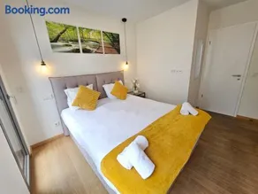 Urban Comfort 1 bedroom apartment with terrace and parking - Image 4