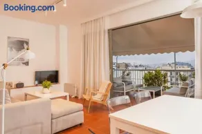 Spacious 3BD Apt with stunning view - Image 2