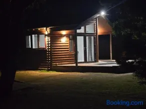 The Reading three bedroom chalet with gardens, suitable for contractors - Image 2