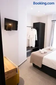 VENUS LUXURY APARTMENT - Image 3
