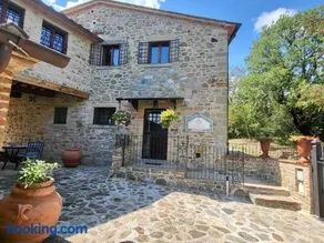 Luxury Tuscan Farm Stay, 1 bedroom with a pool - Image 2