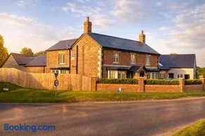 The Old Pub Wiltshire A Unique Luxury Cellar Retreat with Private Sauna Gym and Movie Room - Image 1