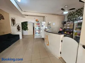 Lady Laura Hotel - Image 3