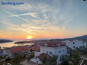 Luxury Landing - Image 1