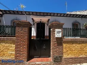 Gran casa cerca de la playa con 3 dormitorios en Pedregalejo - Image 2
