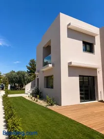 Minimal Suites - Image 1