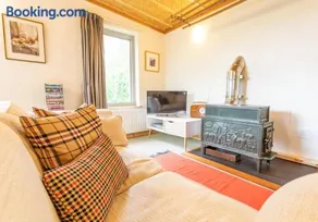 Y Caban - Cosy Cabin in Pembrokeshire - Image 5