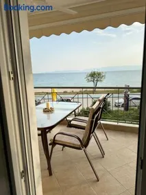 Sea 2 See Beachfront Residence - Image 3