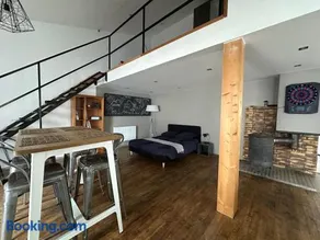 Maison climatisée, espace vélos ou motos sécurisé - Image 2