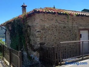 La Casa de Muros - Image 1