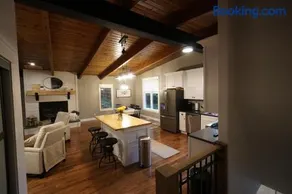 Wooded Riverside Retreat - Image 3
