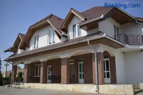 Főnix Apartmanház - Image 2