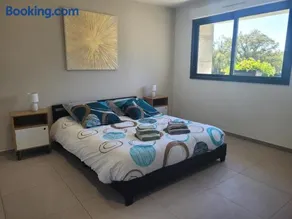 Gîte paisible avec spa et climatisation à Couzon - FR-1-489-476 - Image 3